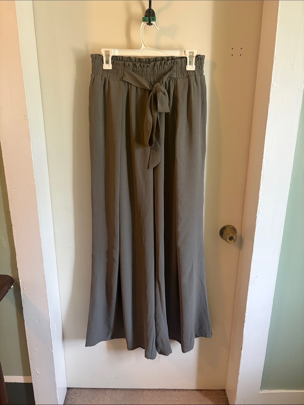 Fashion Nova grey  Wide Leg flowy  pant  with Tie Waist